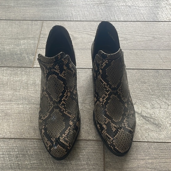 Fergalicious Size 8 Snake Print Ankle Boots Brand New - Picture 4 of 8